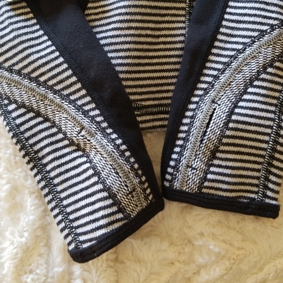 Lululemon RUN U-Turn Pullover NWT Black White 4 - Picture 6 of 6